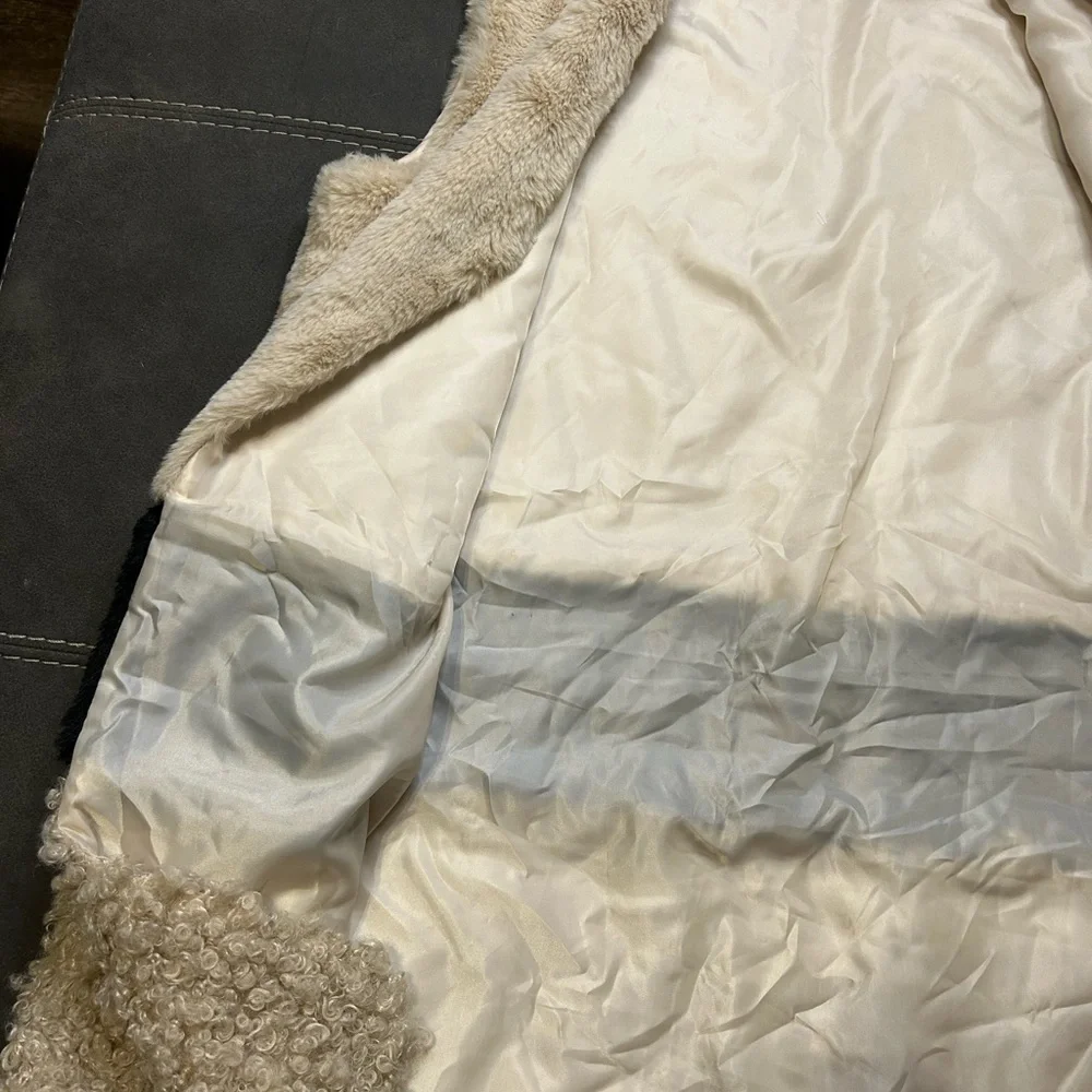 Catherine Malandrino Ivory Faux Fur Vest - Picture 5 of 5